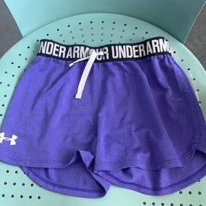Under Armour shorts size M